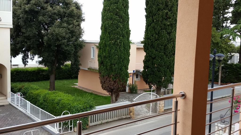 Apartments Villa Nona Umag Exterior photo