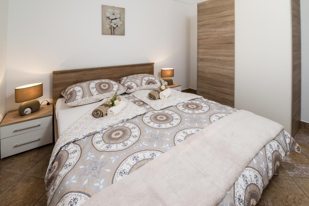 Apartments Villa Nona Umag Exterior photo