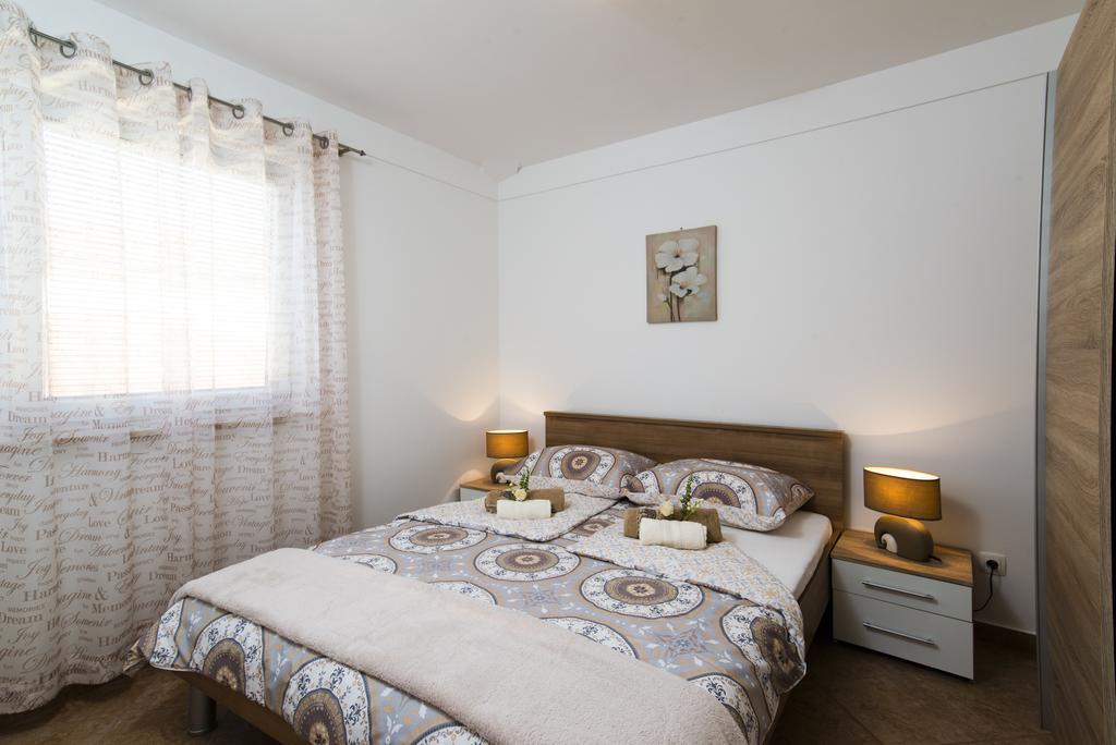 Apartments Villa Nona Umag Exterior photo