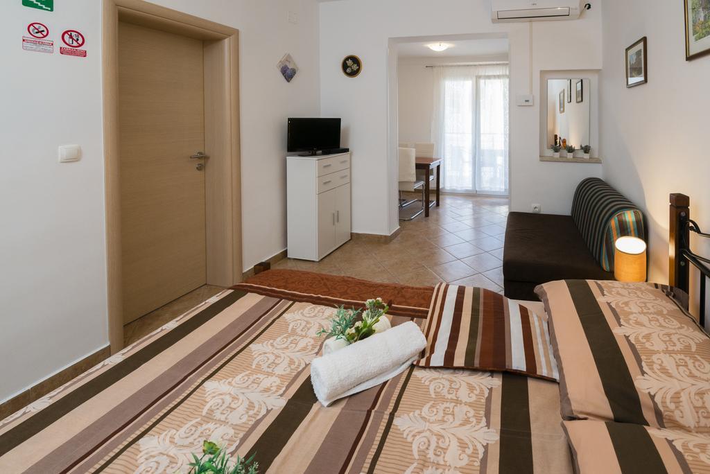 Apartments Villa Nona Umag Exterior photo