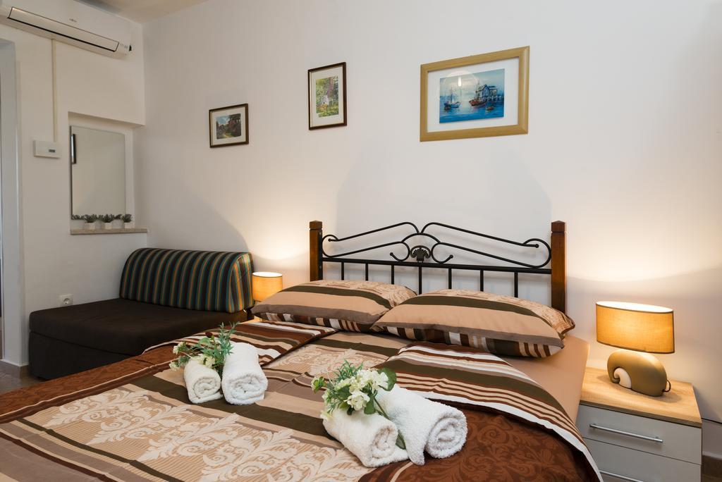 Apartments Villa Nona Umag Exterior photo