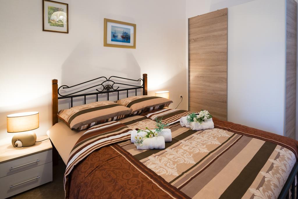 Apartments Villa Nona Umag Exterior photo
