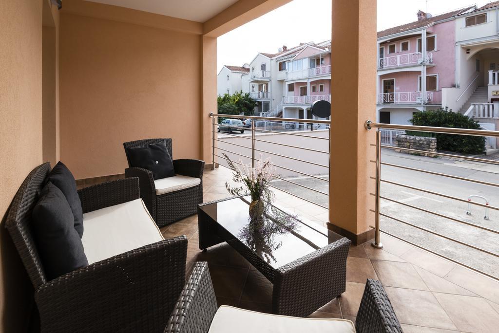 Apartments Villa Nona Umag Exterior photo