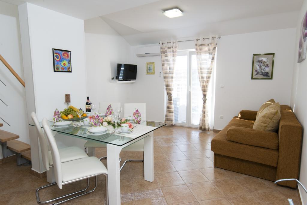 Apartments Villa Nona Umag Exterior photo