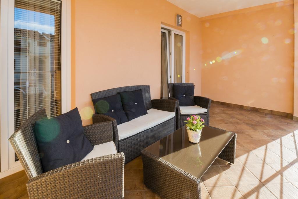 Apartments Villa Nona Umag Exterior photo